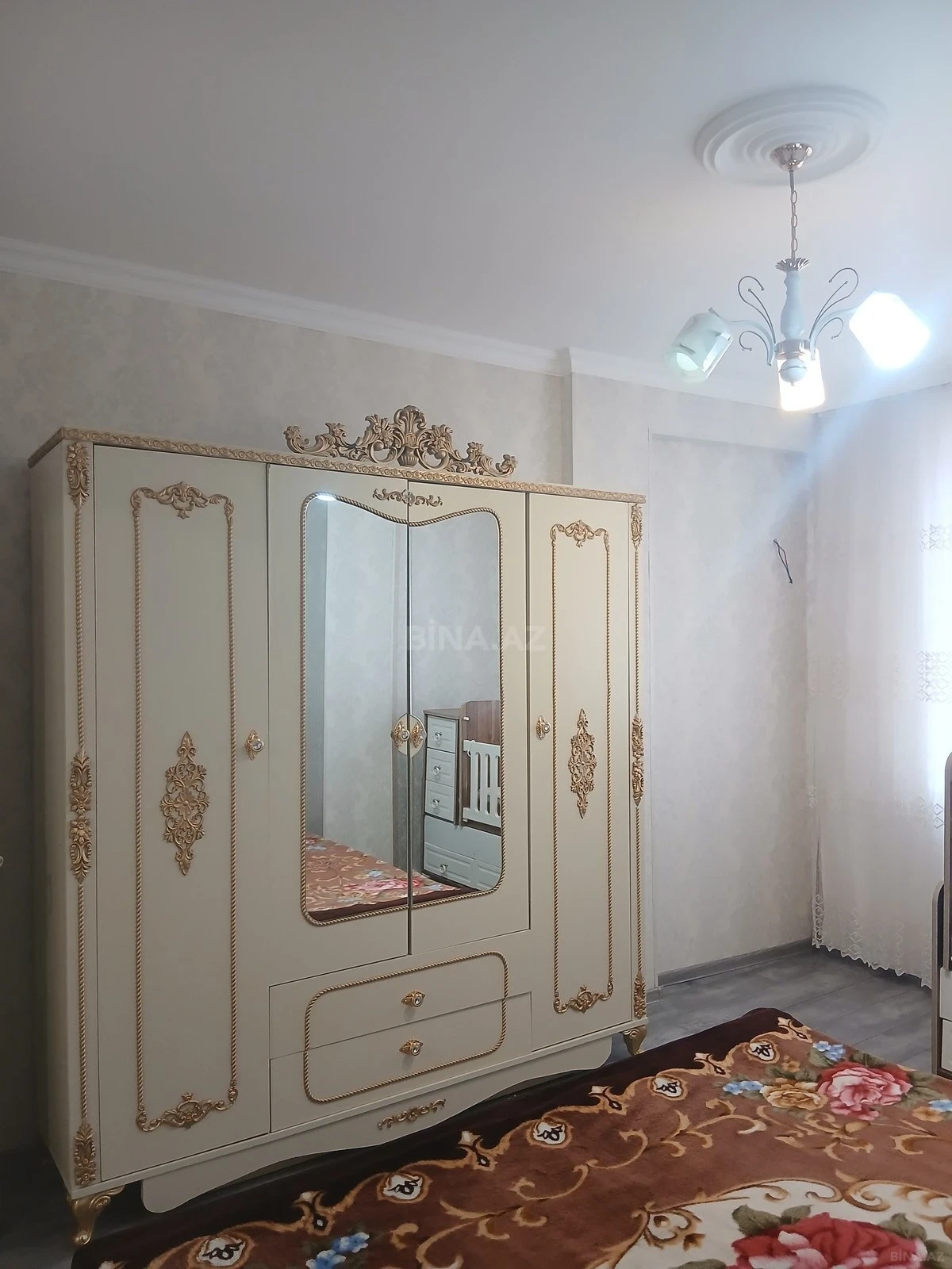 Kirayə verilir 2 otaqlı mənzil 70 m²