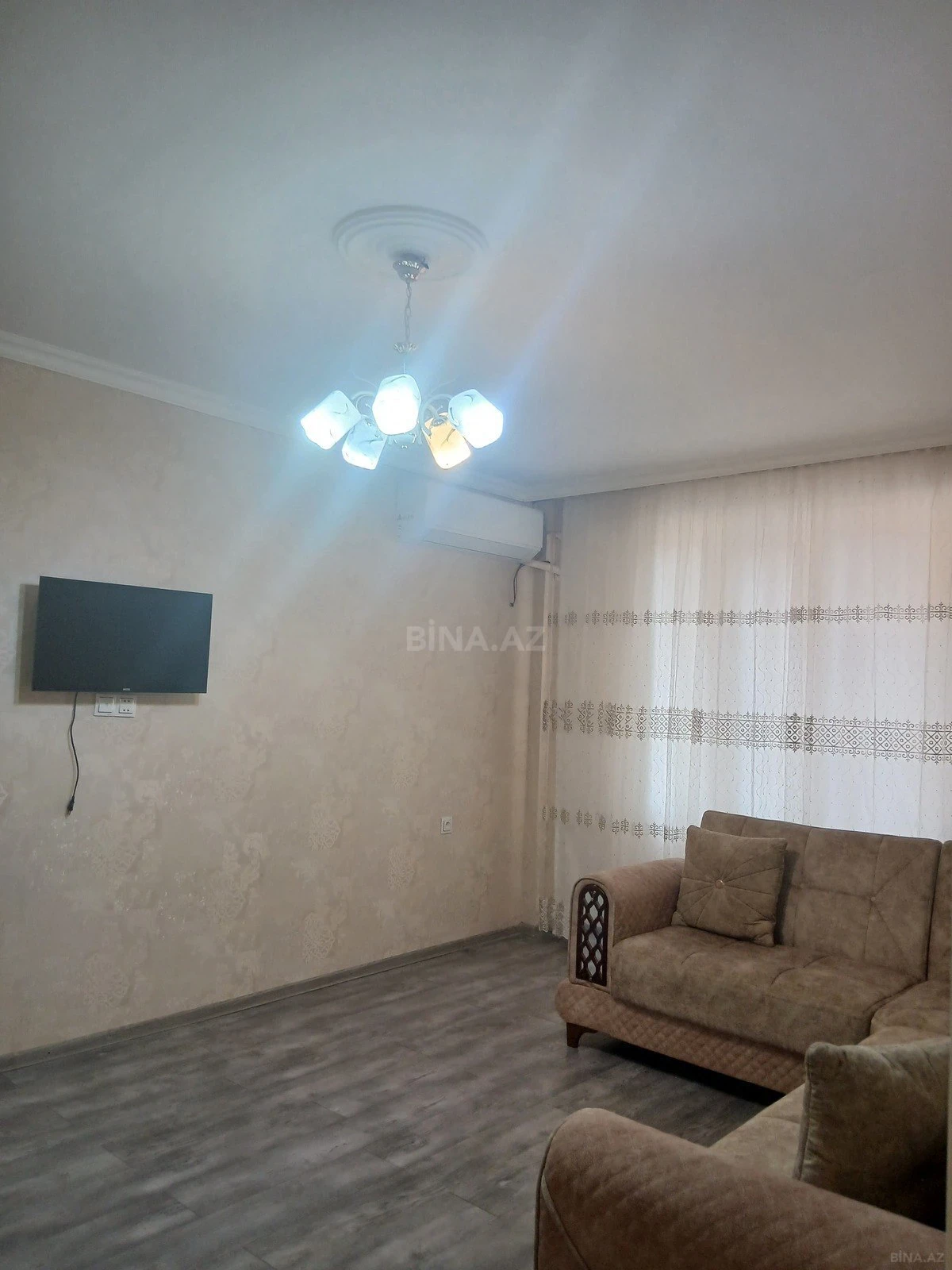 Kirayə verilir 2 otaqlı mənzil 70 m²