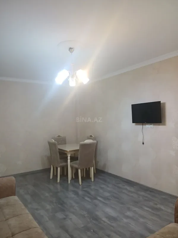 Kirayə verilir 2 otaqlı mənzil 70 m²