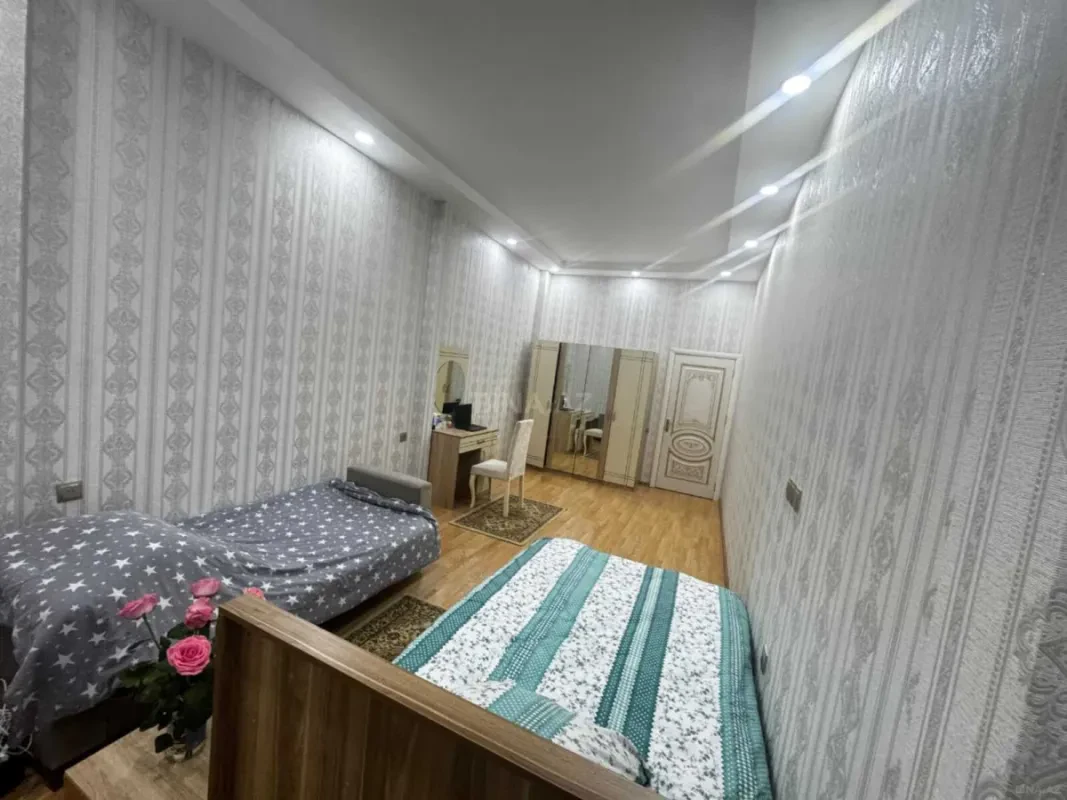 Kirayə verilir 2 otaqlı mənzil 120 m²