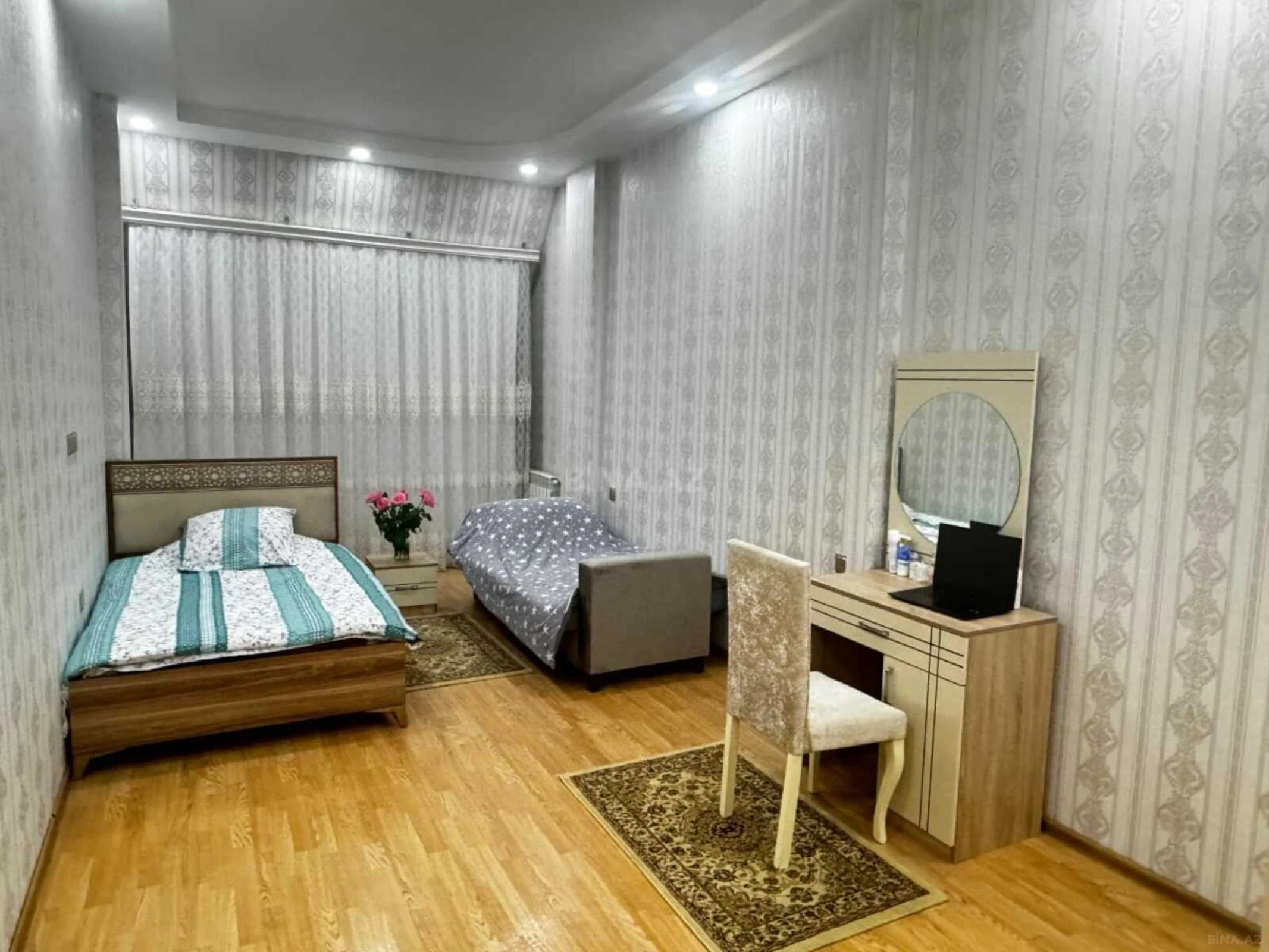 Kirayə verilir 2 otaqlı mənzil 120 m²