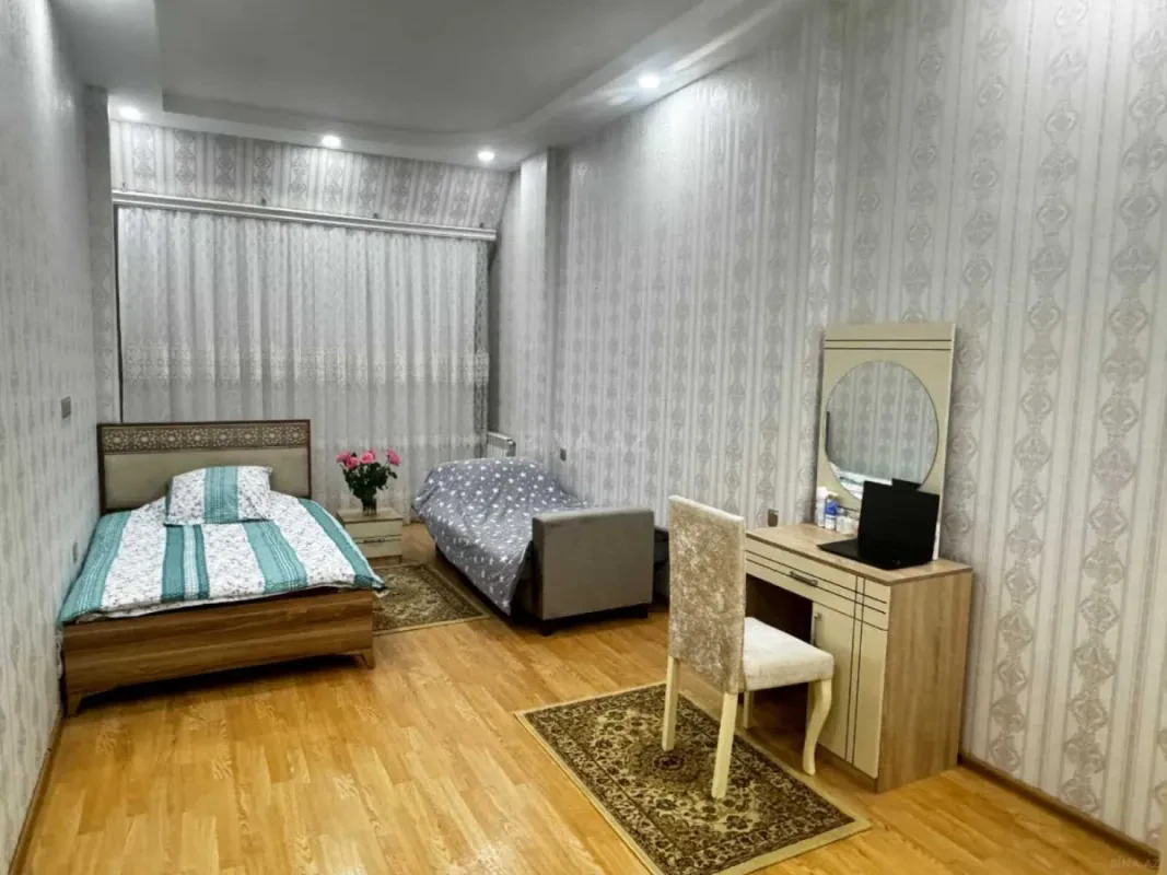 Kirayə verilir 2 otaqlı mənzil 120 m²