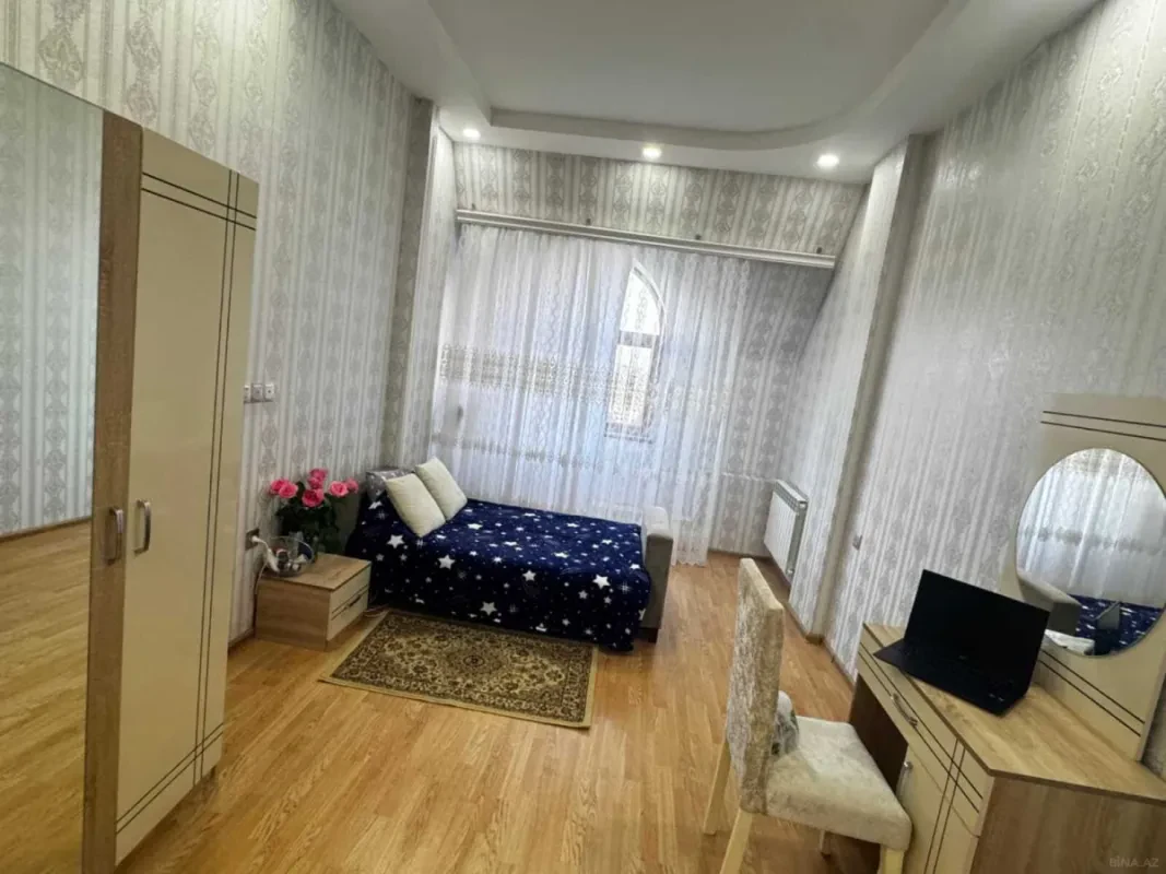 Kirayə verilir 2 otaqlı mənzil 120 m²