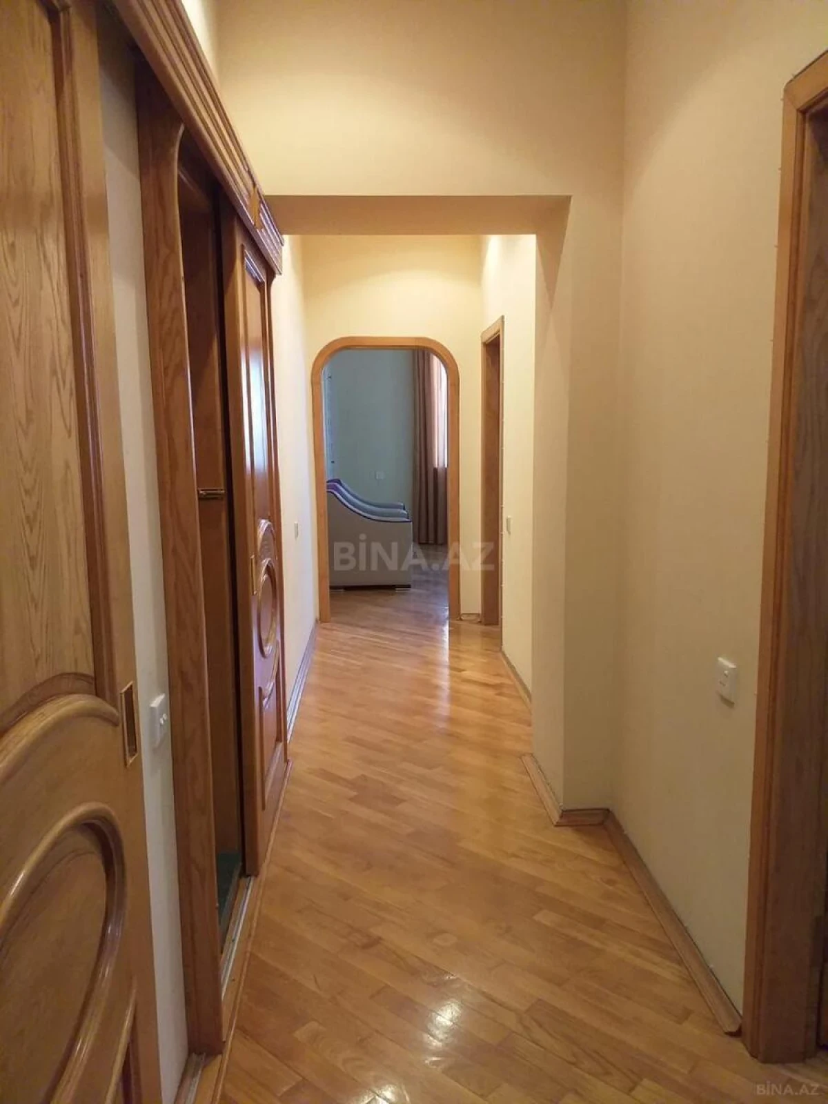 Kirayə verilir 2 otaqlı mənzil 80 m²