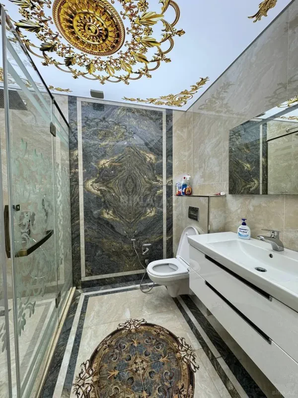 Satılır 4 otaqlı mənzil 210 m²