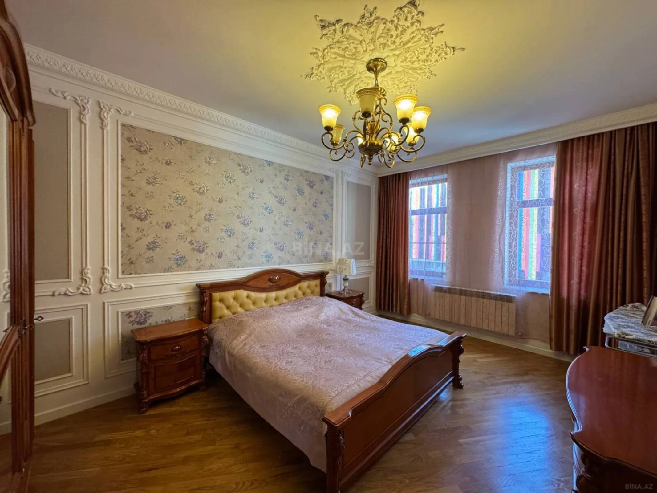 Satılır 4 otaqlı mənzil 210 m²