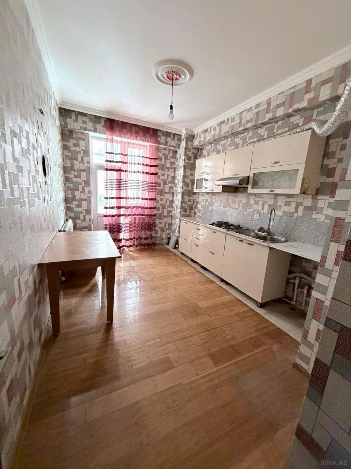 Kirayə verilir 3 otaqlı mənzil 110 m²