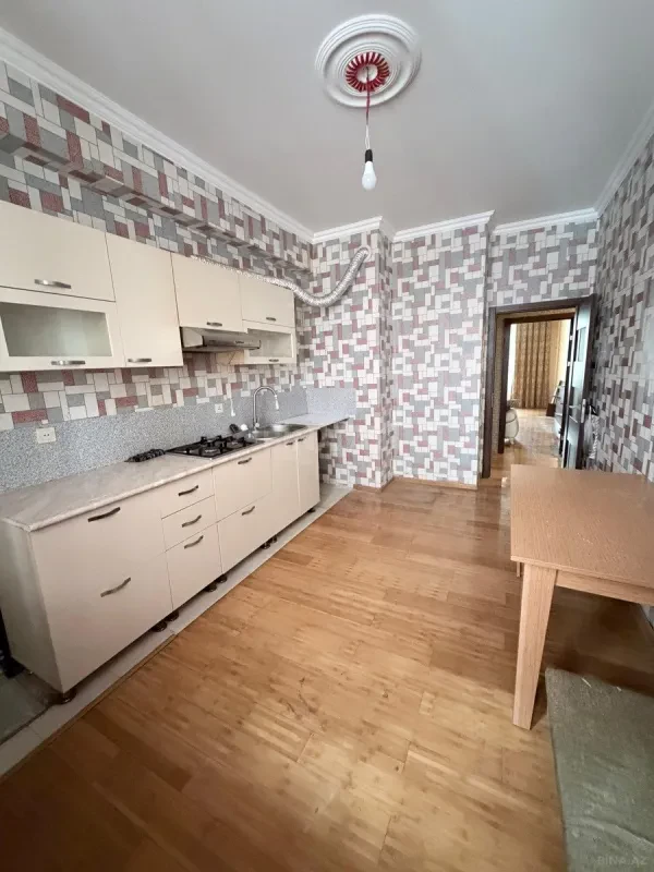 Kirayə verilir 3 otaqlı mənzil 110 m²