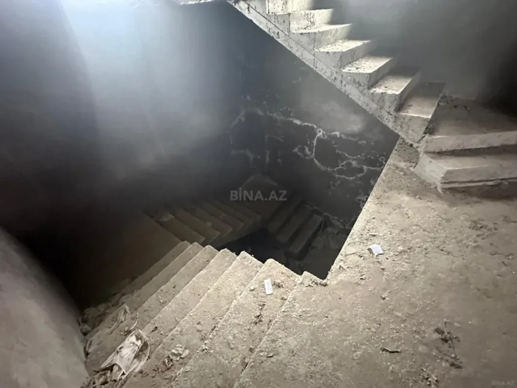 Satılır 7 otaqlı həyət evi 634 m²