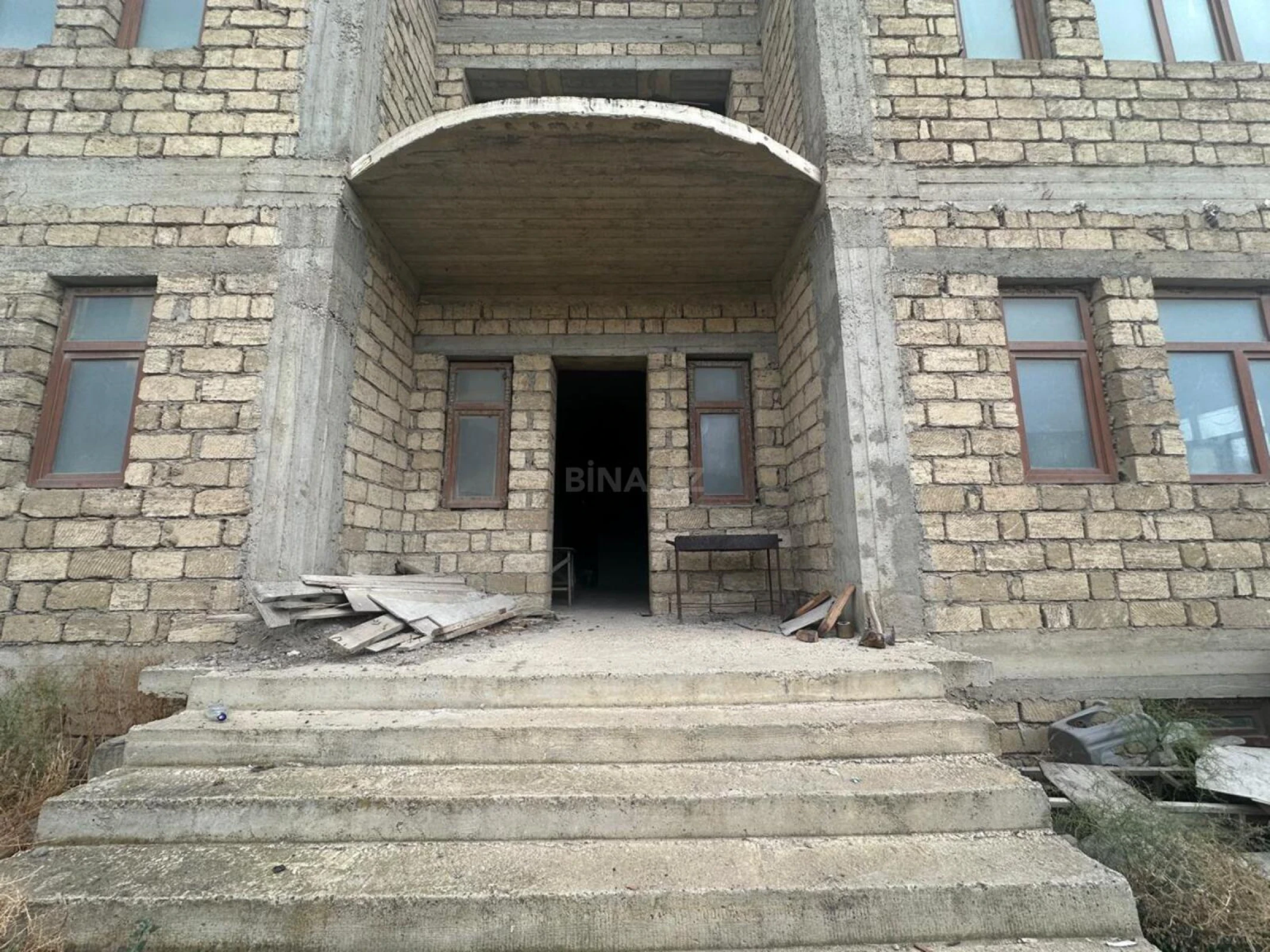 Satılır 7 otaqlı həyət evi 634 m²