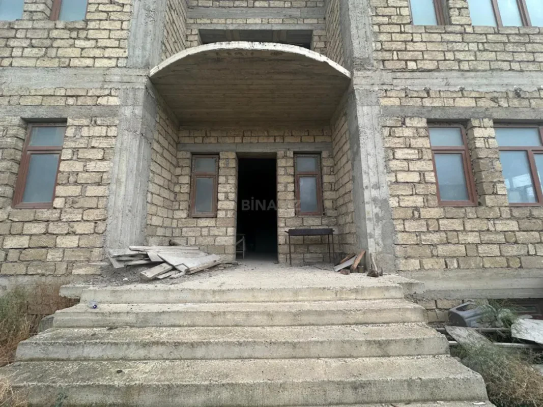 Satılır 7 otaqlı həyət evi 634 m²