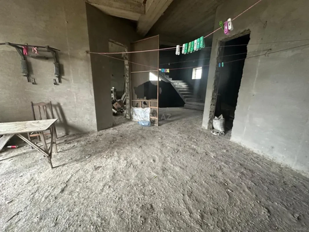 Satılır 7 otaqlı həyət evi 634 m²