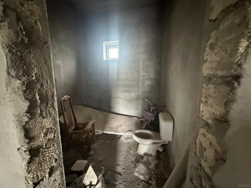 Satılır 7 otaqlı həyət evi 634 m²
