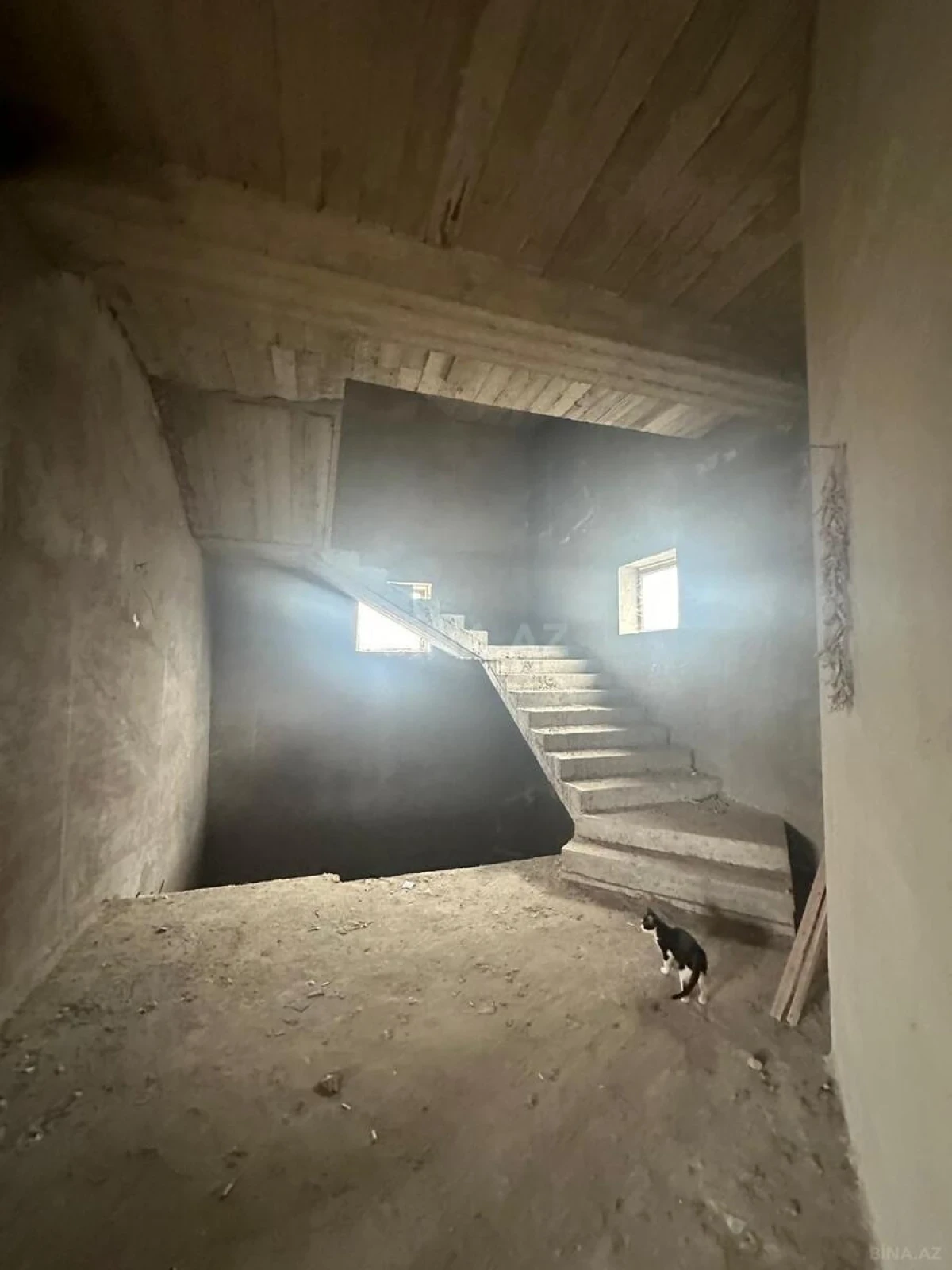 Satılır 7 otaqlı həyət evi 634 m²