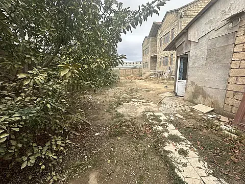 Satılır 7 otaqlı həyət evi 634 m²