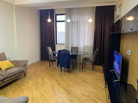Kirayə verilir 2 otaqlı mənzil 70 m²