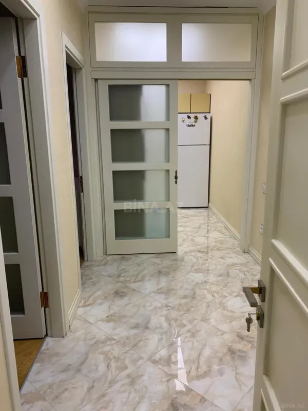 Kirayə verilir 2 otaqlı mənzil 70 m²