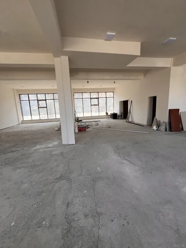 Satılır obyekt 326 m²
