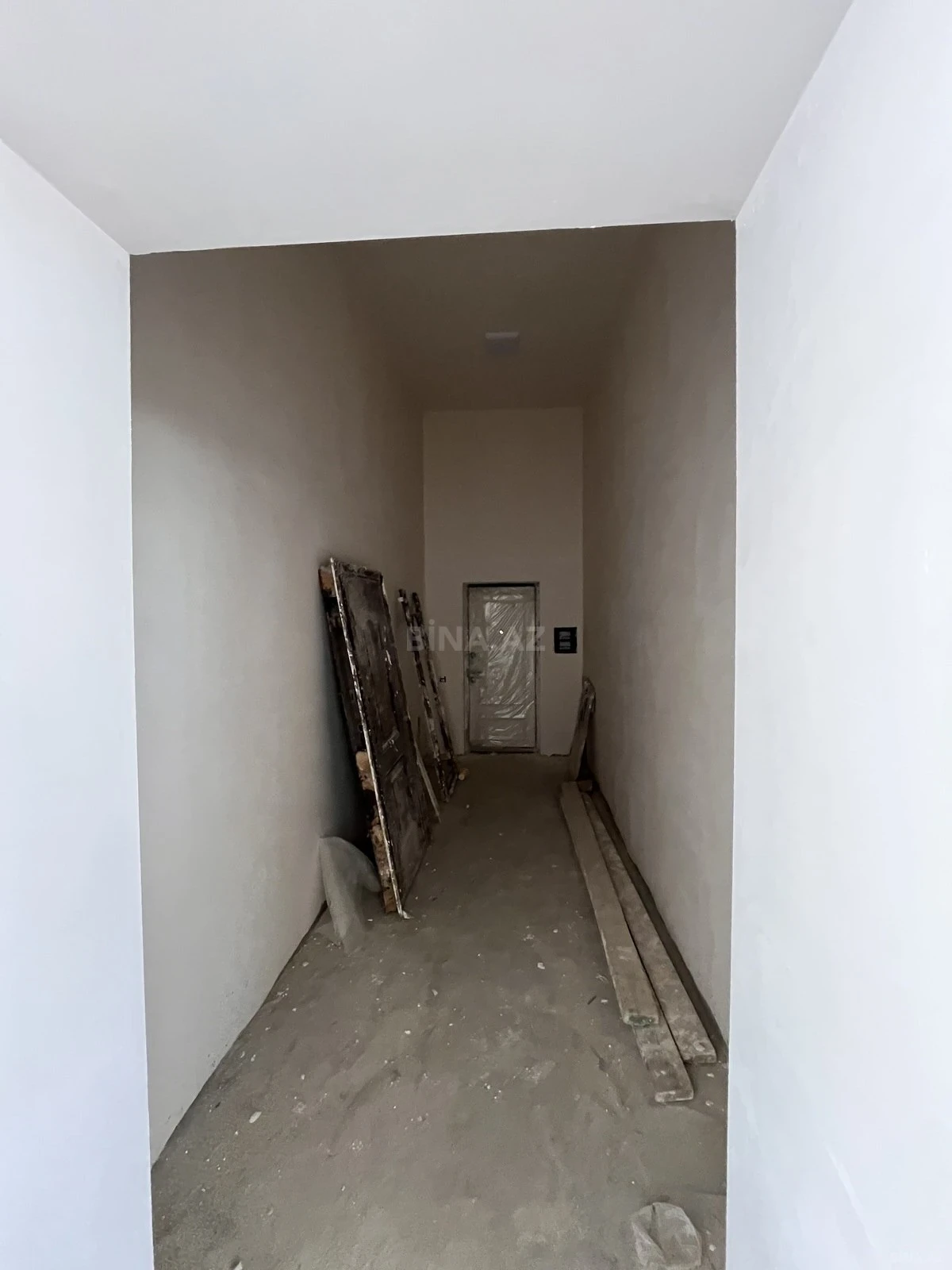 Satılır obyekt 326 m²