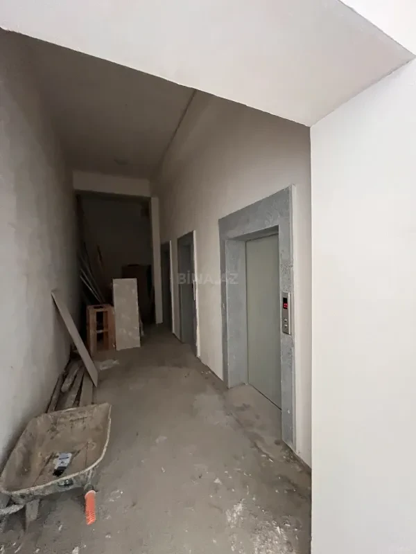 Satılır obyekt 326 m²