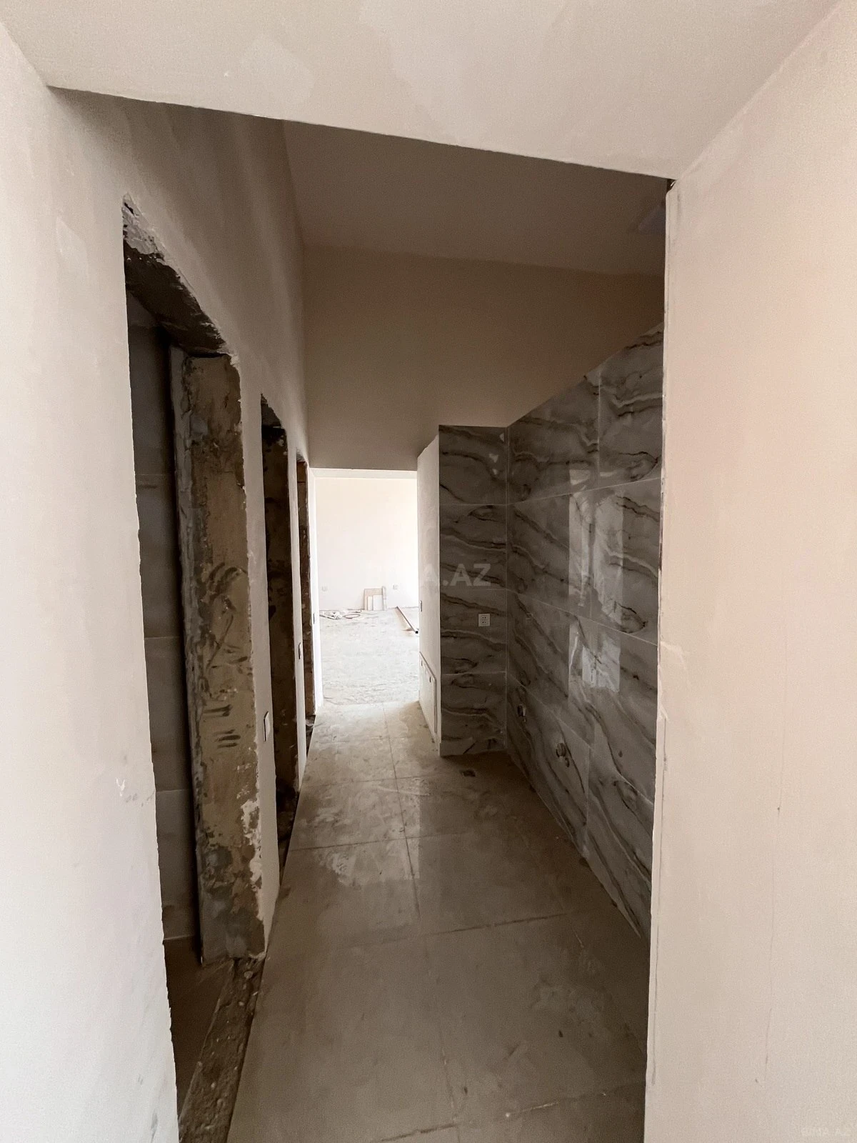 Satılır obyekt 326 m²