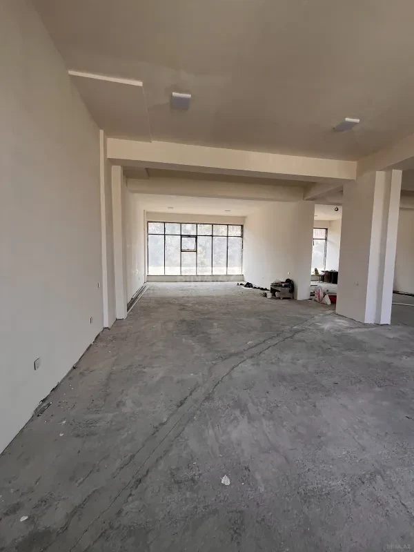 Satılır obyekt 326 m²