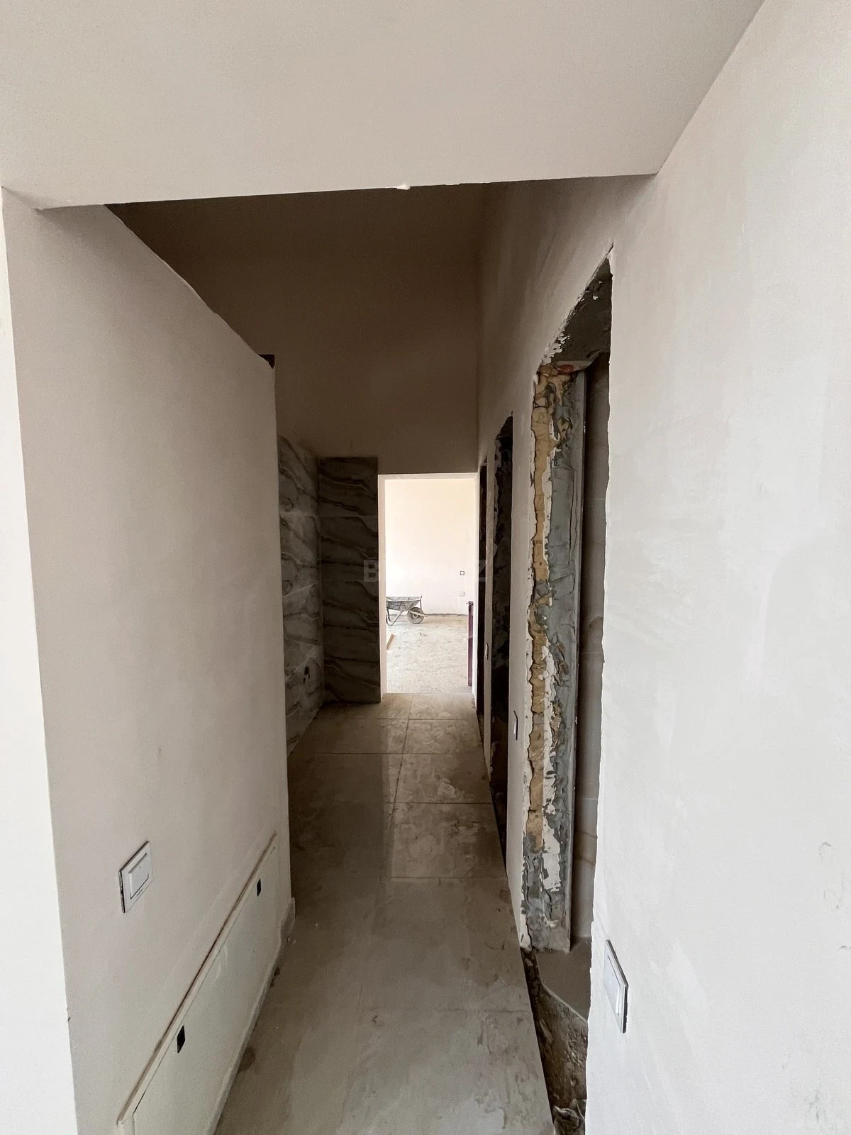 Satılır obyekt 326 m²