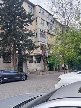 Satılır 2 otaqlı mənzil 42 m² — Bakı, Memar Əcəmi yanı 2 otaq 42.00 m²
