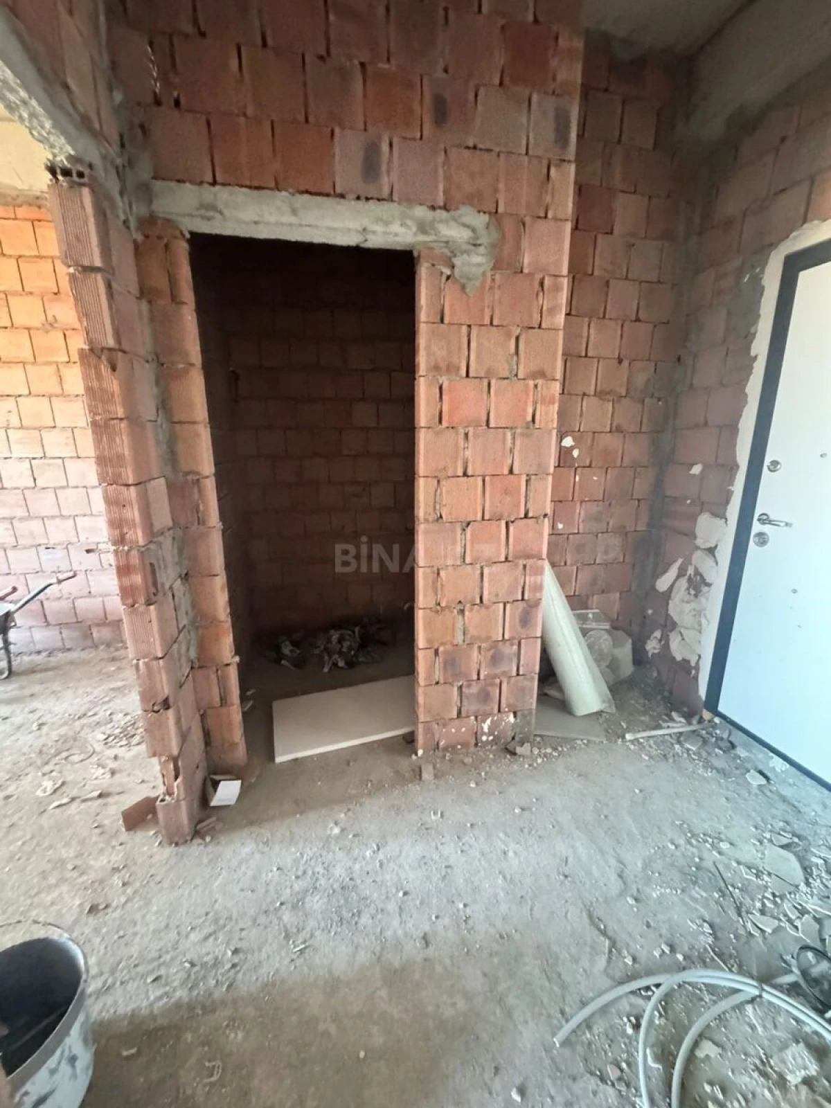 Satılır 2 otaqlı mənzil 81 m²
