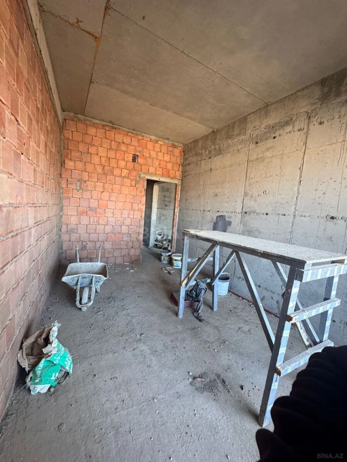 Satılır 2 otaqlı mənzil 81 m²