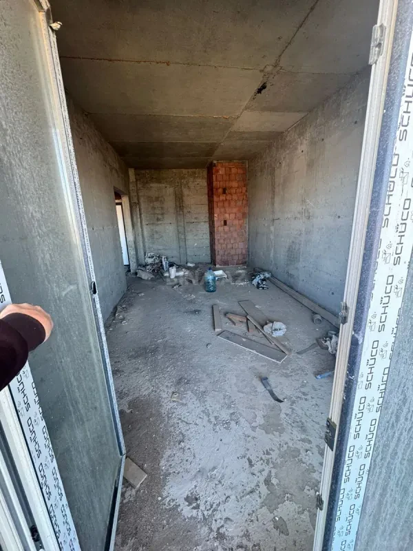 Satılır 2 otaqlı mənzil 81 m²