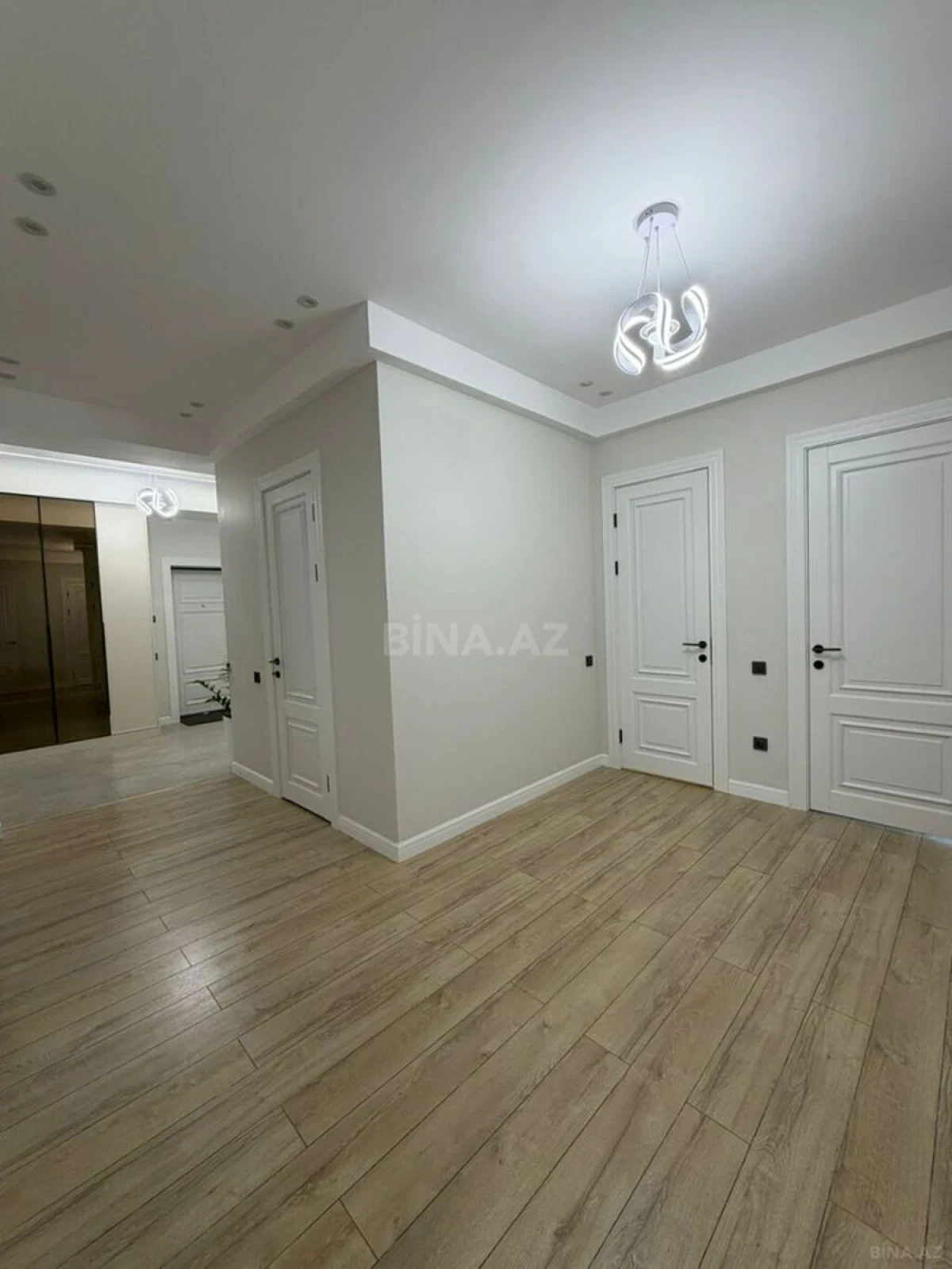 Kirayə verilir 3 otaqlı mənzil 110 m²