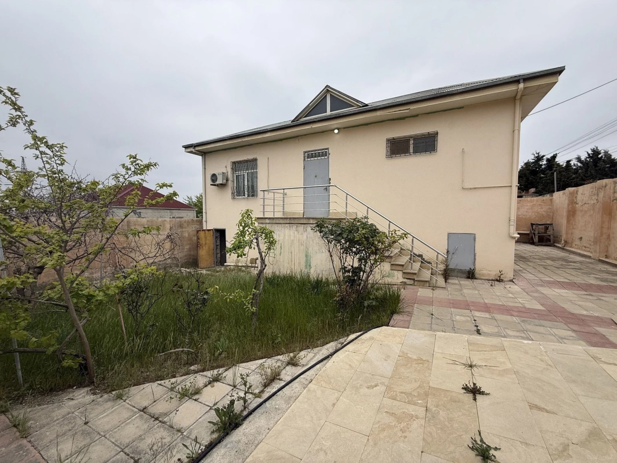 Satılır 4 otaqlı həyət evi 130 m²