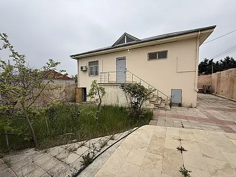 Satılır 4 otaqlı həyət evi 130 m²