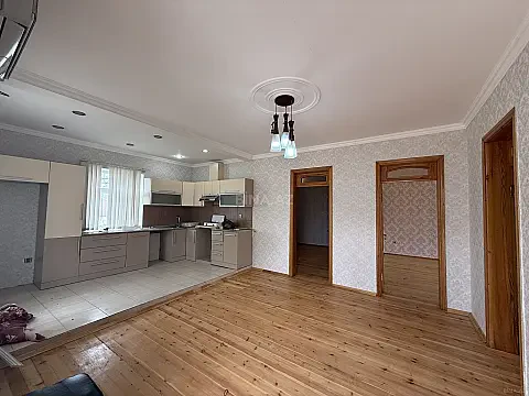Satılır 4 otaqlı həyət evi 130 m²