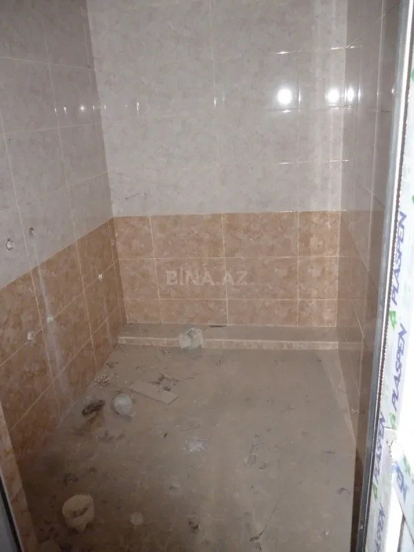 Satılır 6 otaqlı həyət evi 1 m²