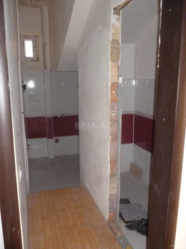 Satılır 6 otaqlı həyət evi 1 m²