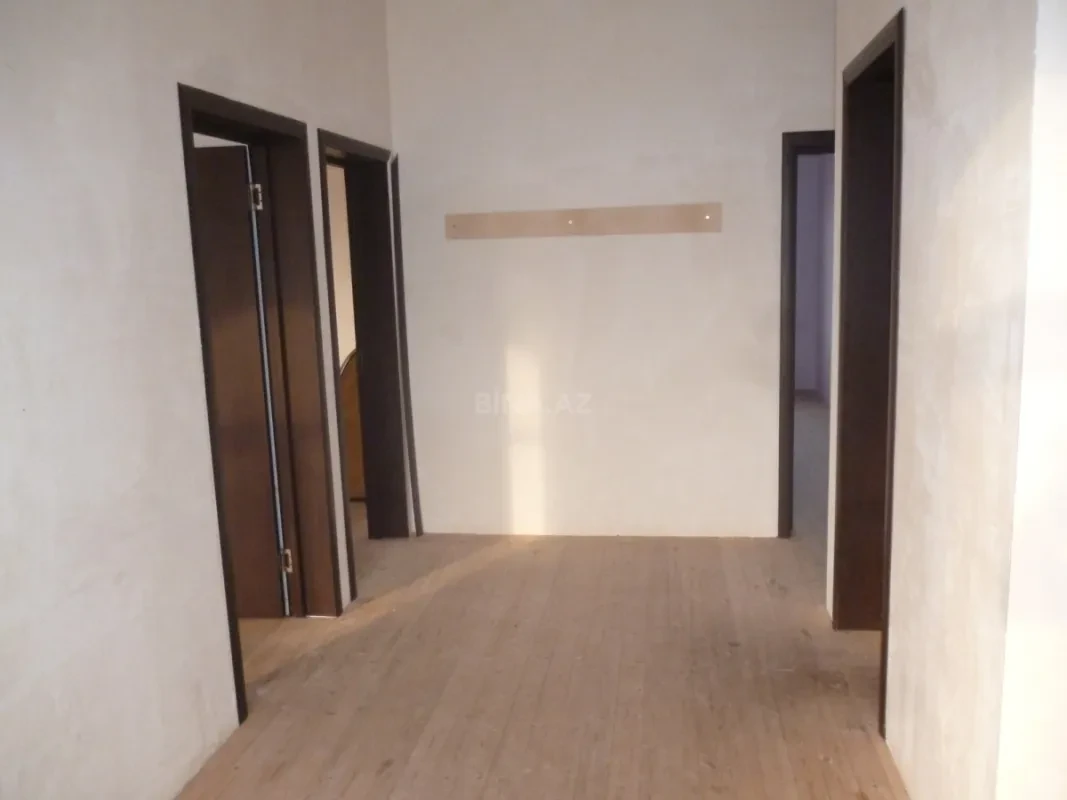 Satılır 6 otaqlı həyət evi 1 m²