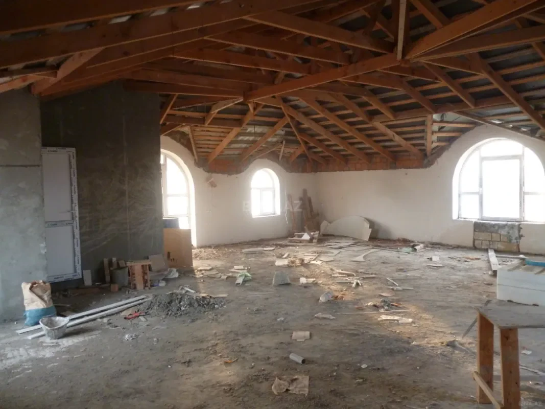 Satılır 6 otaqlı həyət evi 1 m²