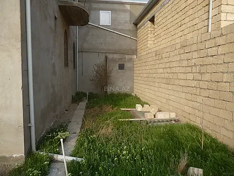 Satılır 6 otaqlı həyət evi 1 m²