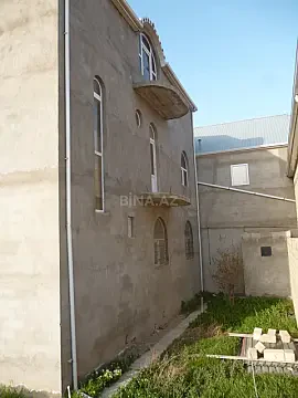 Satılır 6 otaqlı həyət evi 1 m²