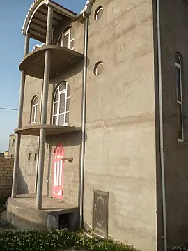 Satılır 6 otaqlı həyət evi 1 m²