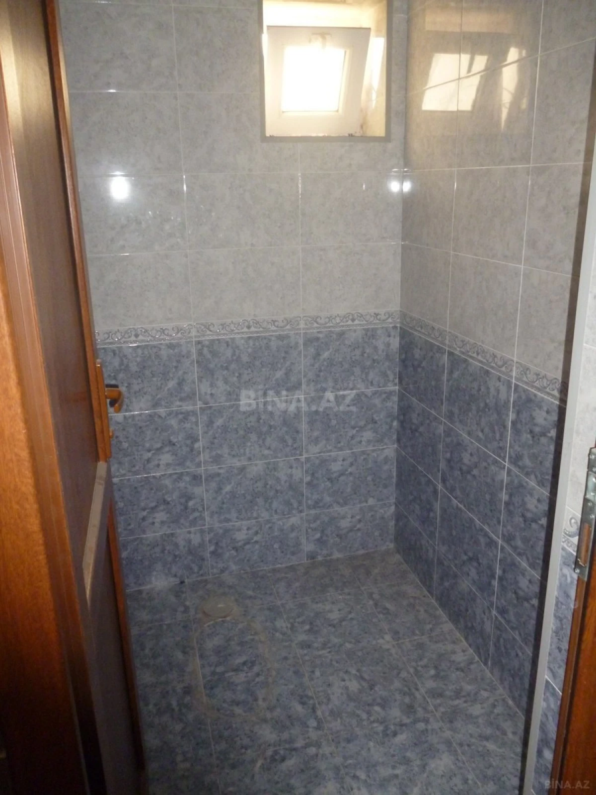 Satılır 6 otaqlı həyət evi 1 m²
