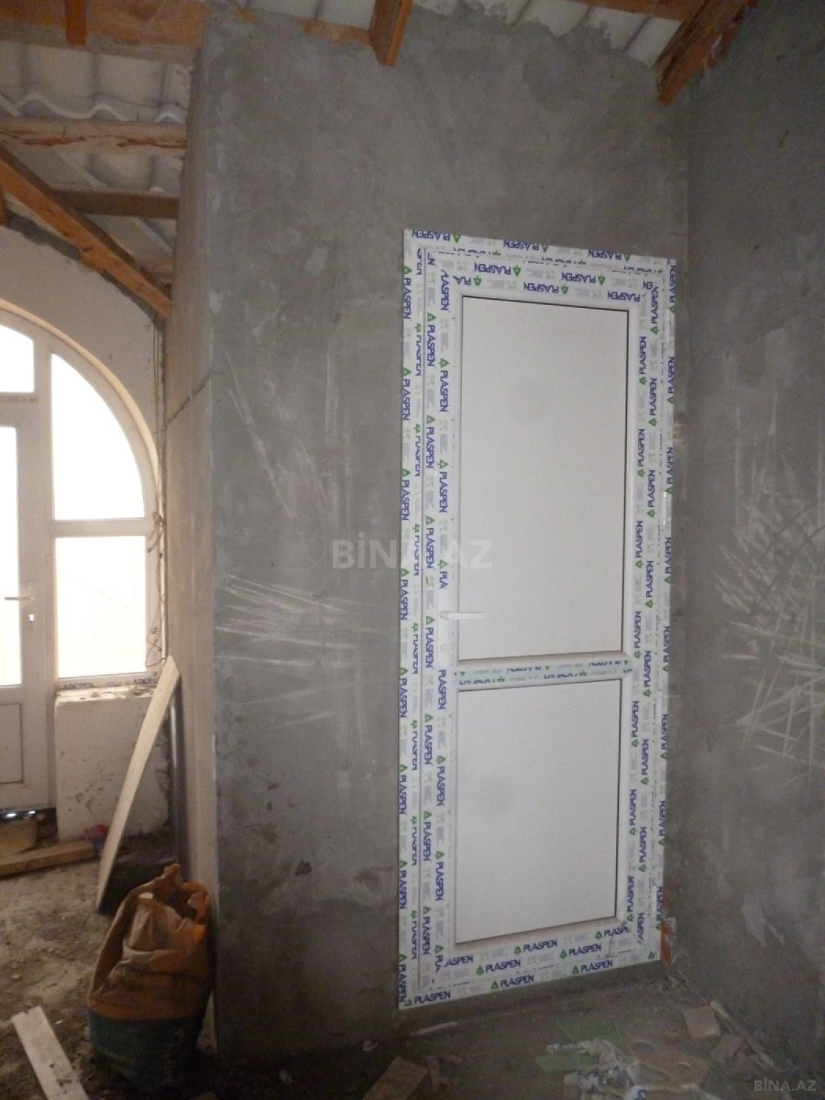 Satılır 6 otaqlı həyət evi 1 m²