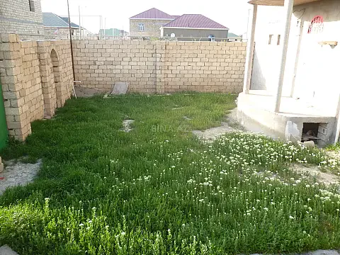 Satılır 6 otaqlı həyət evi 1 m²