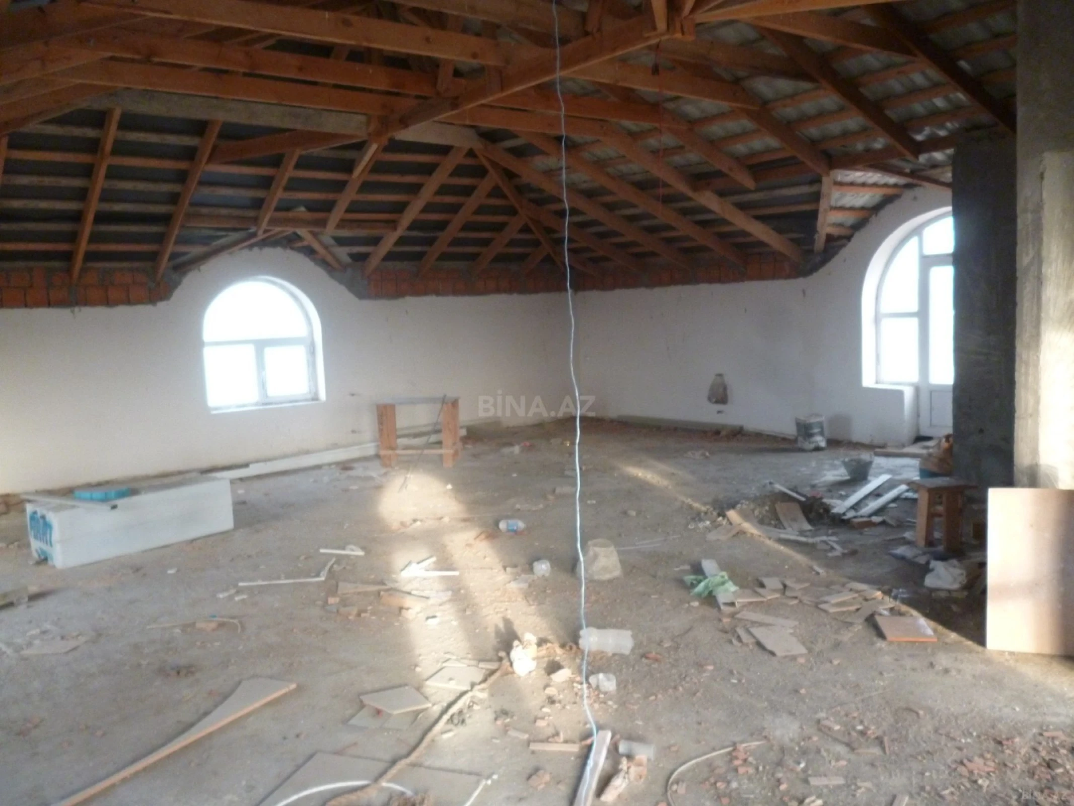 Satılır 6 otaqlı həyət evi 1 m²
