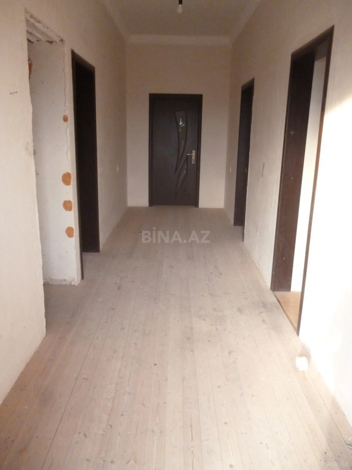 Satılır 6 otaqlı həyət evi 1 m²