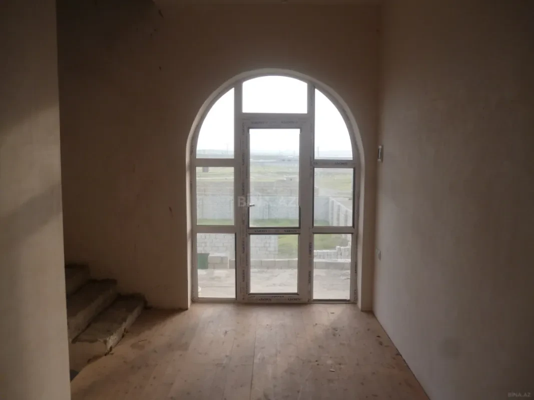 Satılır 6 otaqlı həyət evi 1 m²