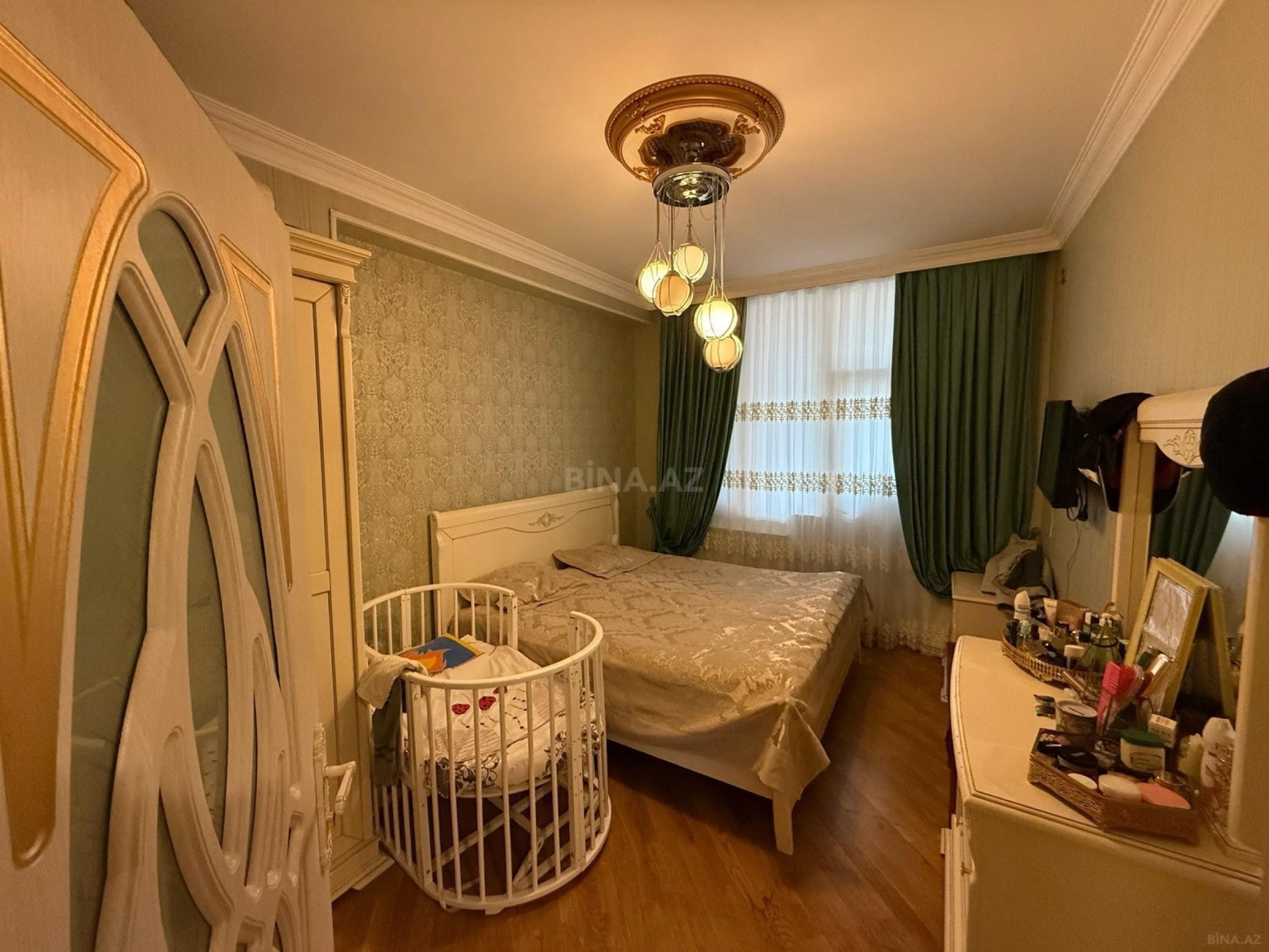 Satılır 4 otaqlı mənzil 133 m²