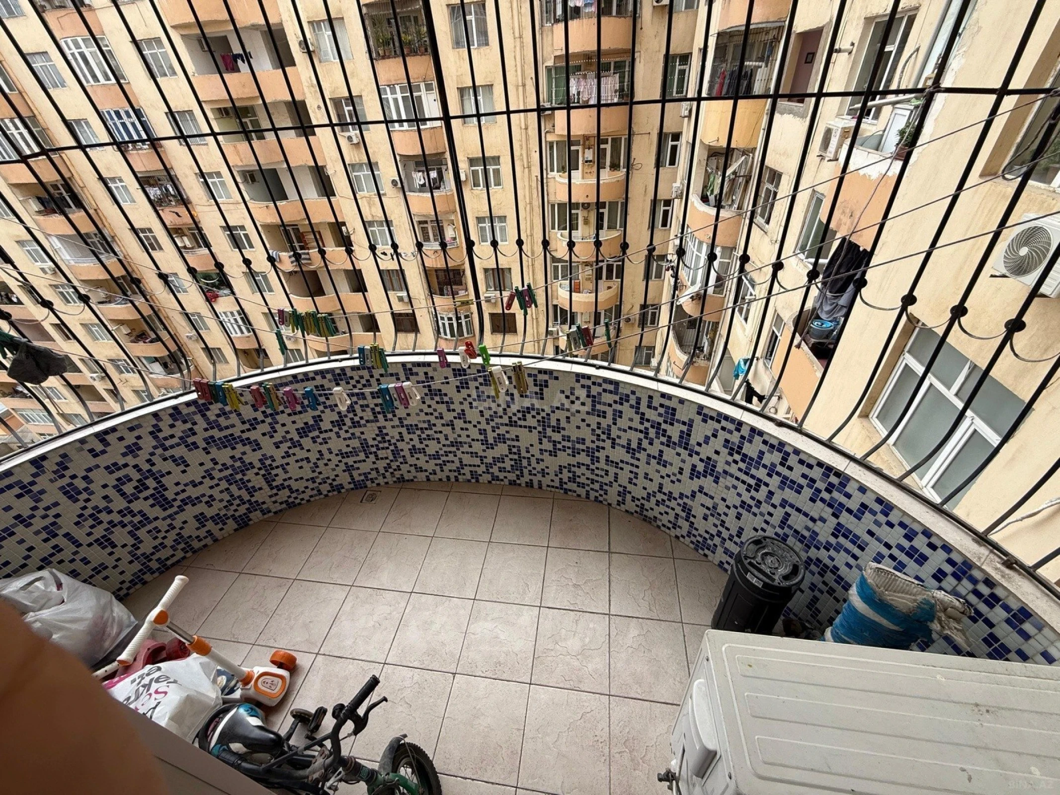 Satılır 4 otaqlı mənzil 133 m²